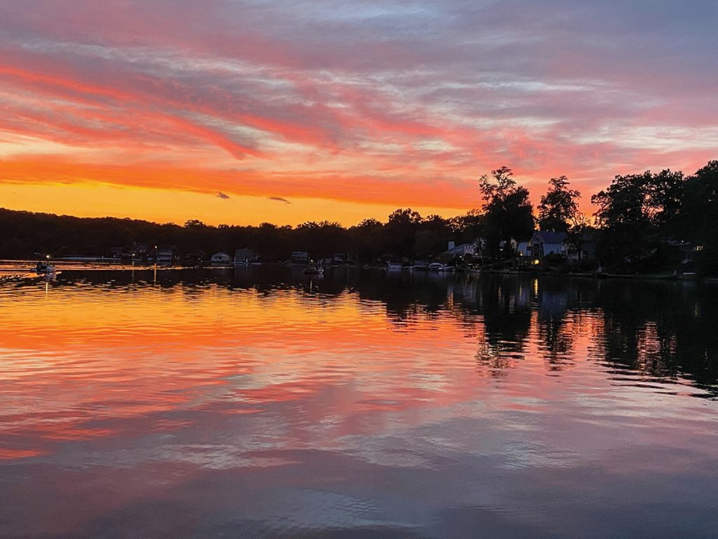 Fall in Indian Lake in Denville, NJ - denvilleguide.com